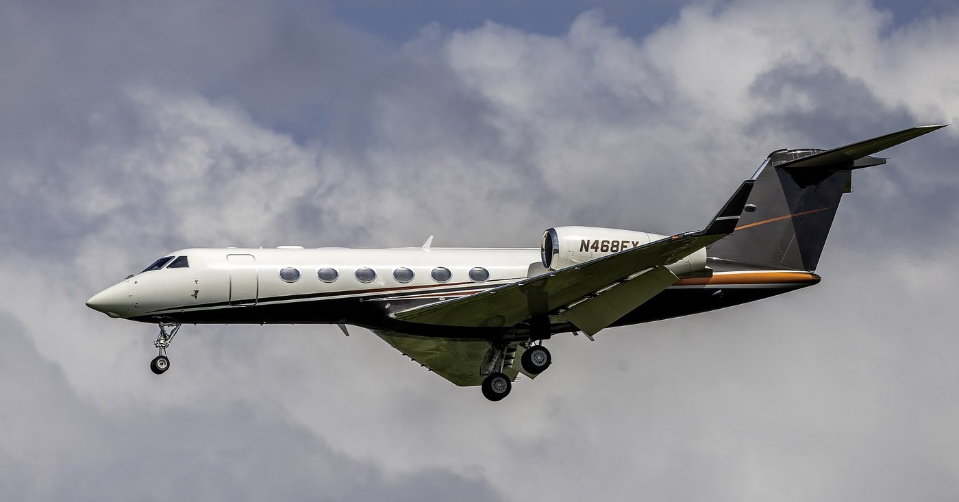 Gulfstream G450 private jet charter by Suave Lifestyle Concierge