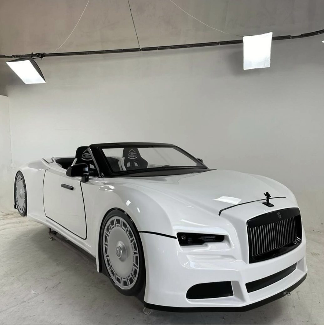 White Rolls-Royce style jet car rental in Miami by Suave Lifestyle Concierge