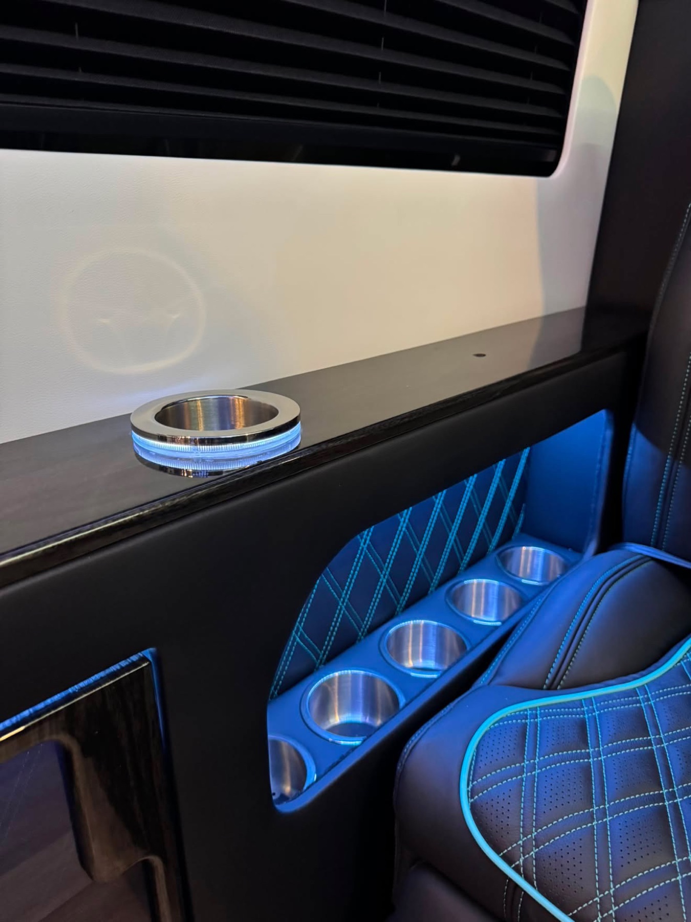 Mercedes-Benz Sprinter Executive Jet chauffeur service by Suave Lifestyle Concierge photo 2