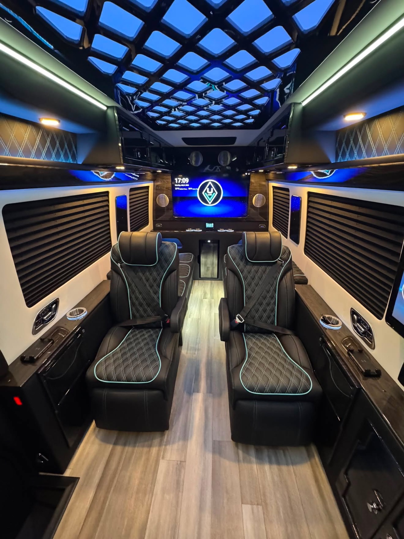 Mercedes-Benz Sprinter Executive Jet chauffeur service by Suave Lifestyle Concierge photo 3