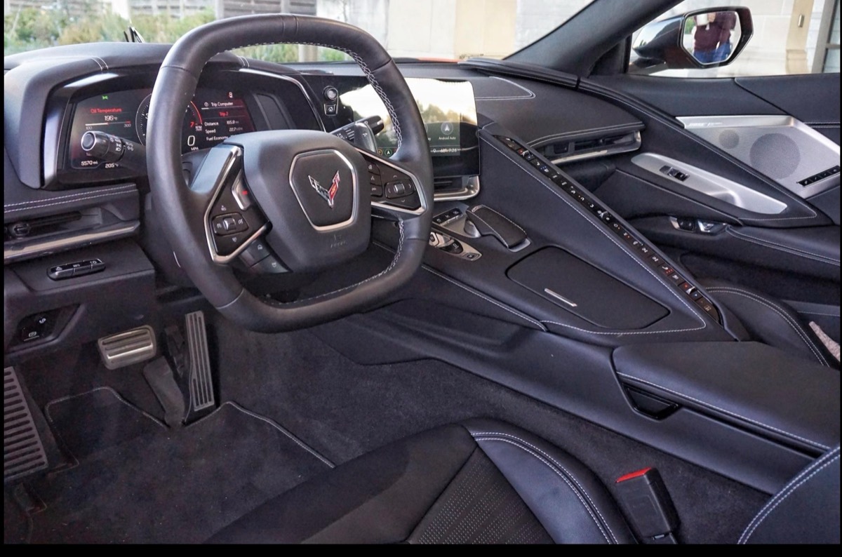 Corvette C8 photo 3