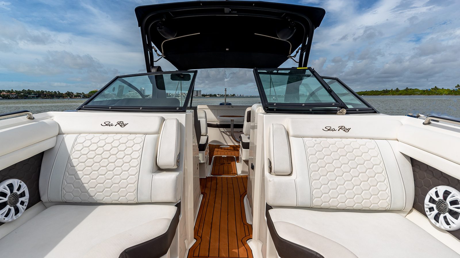 Yacht Charter ~ 29 Foot Sea Ray SDX "Creed" by Suave Lifestyle Concierge photo 6