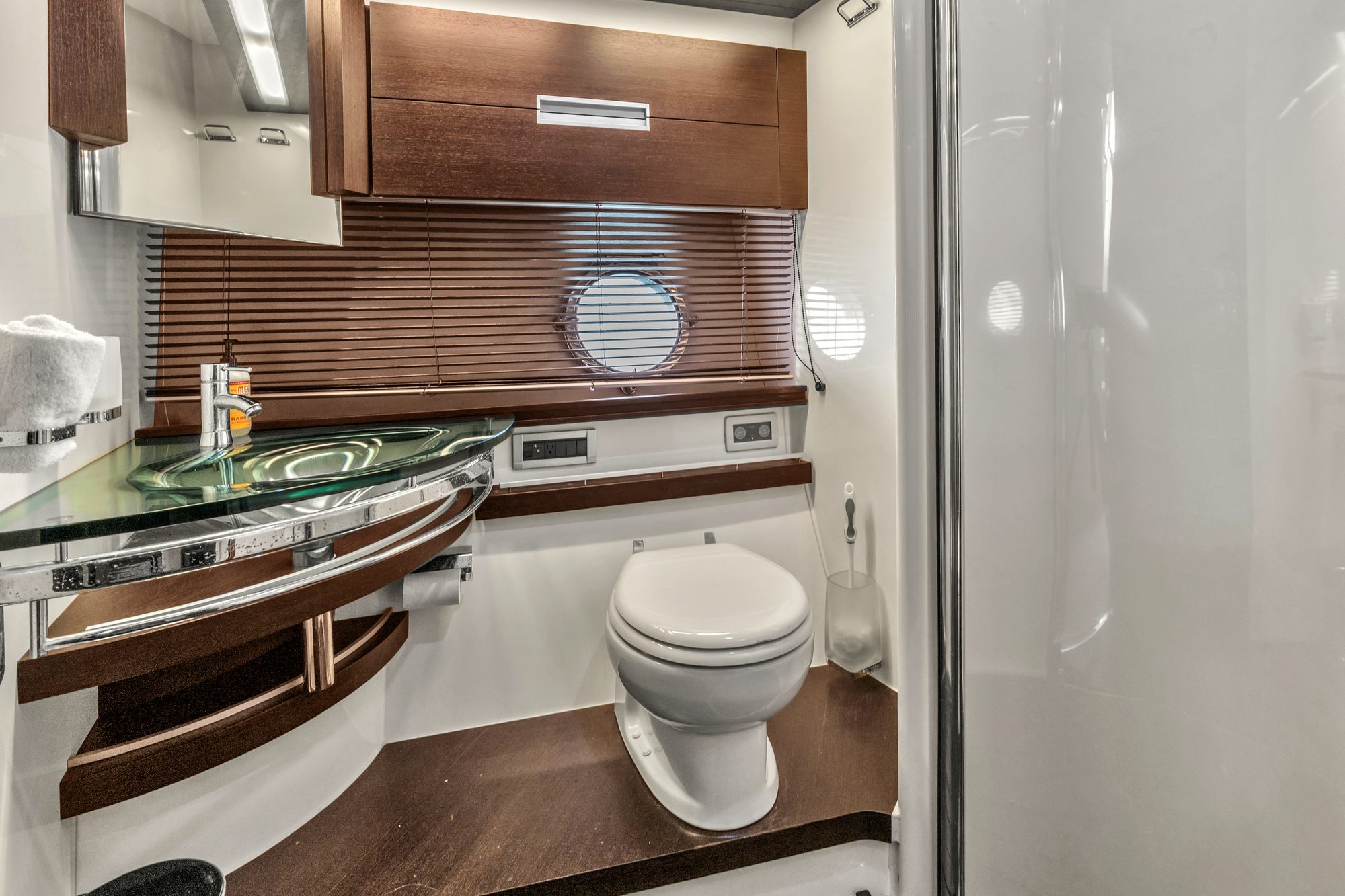 Yacht Charter ~ 68 Foot Azimut "Tranquilo" by Suave Lifestyle Concierge photo 10