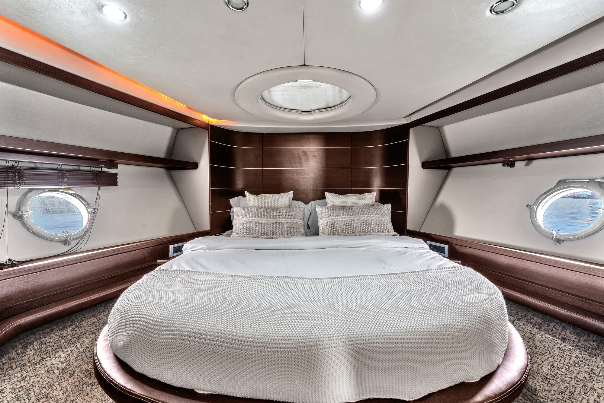 Yacht Charter ~ 68 Foot Azimut "Tranquilo" by Suave Lifestyle Concierge photo 7
