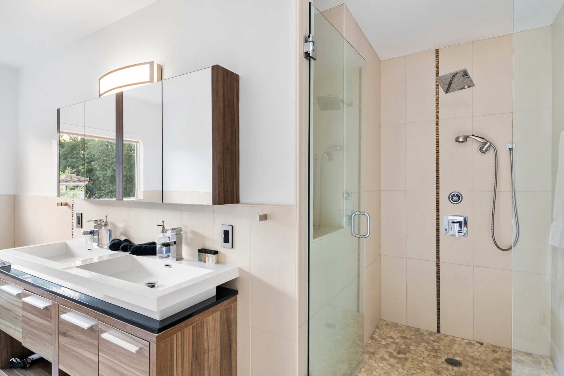 Venetian Villa luxury stay by Suave Lifestyle Concierge photo 11