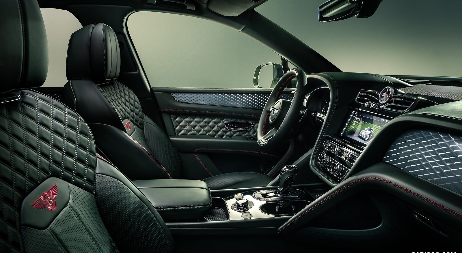 Bentley Bentayga rental in Miami by Suave Lifestyle Concierge photo 8