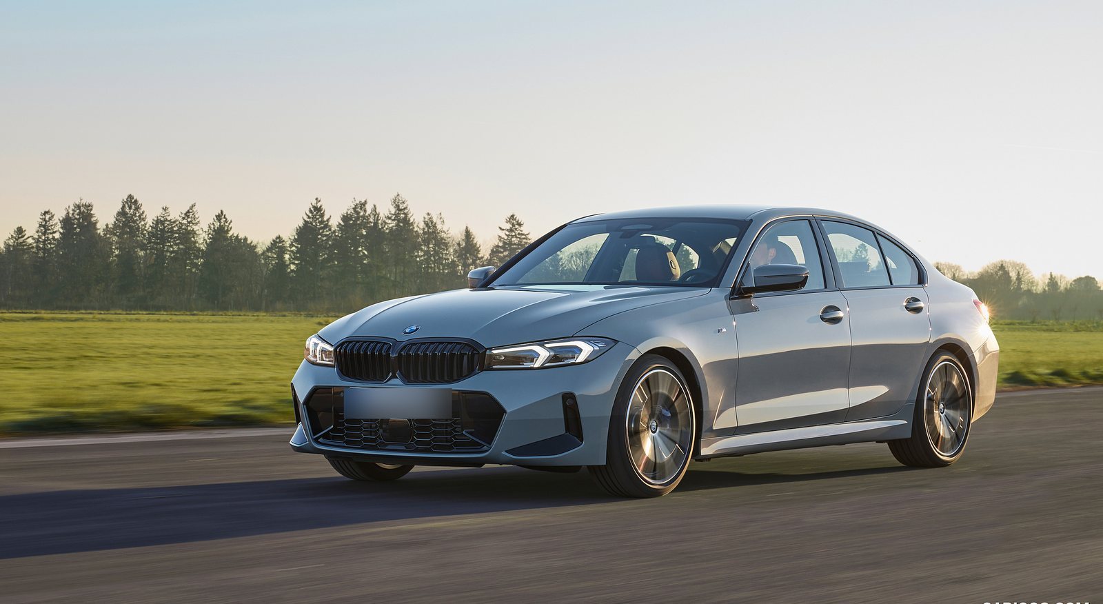 BMW 330i M Sport rental in Miami by Suave Lifestyle Concierge photo 4