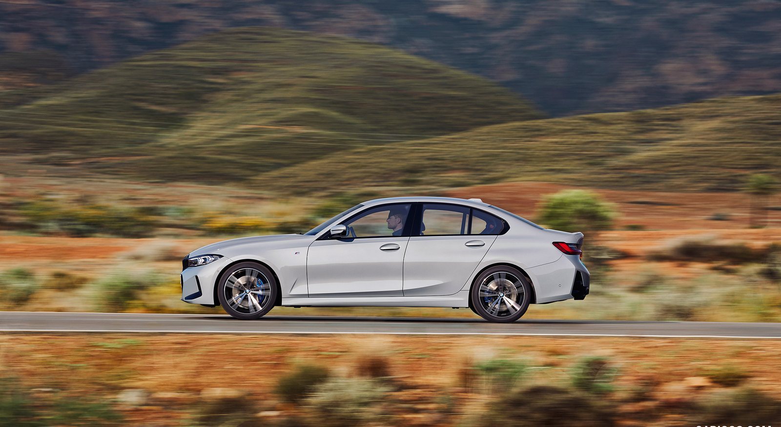 BMW 330i M Sport rental in Miami by Suave Lifestyle Concierge photo 5
