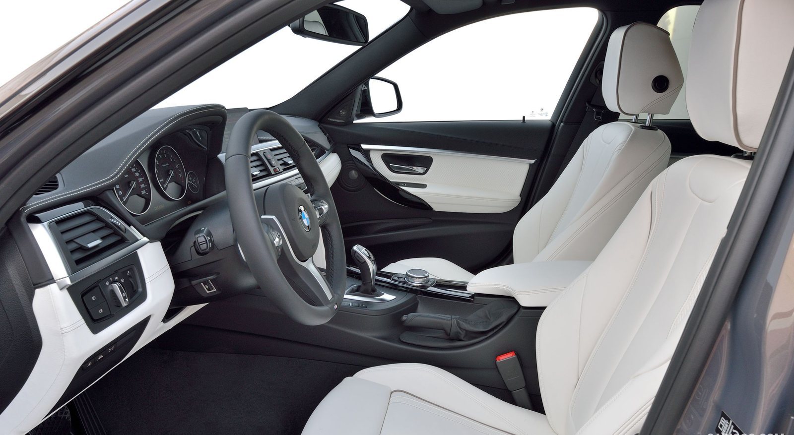 BMW 335i xDrive rental in Miami by Suave Lifestyle Concierge photo 8