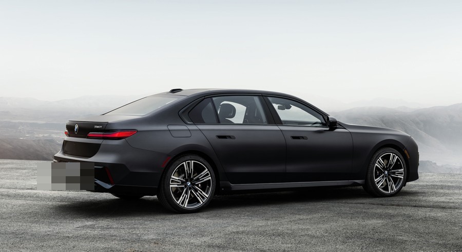 BMW 740i rental in Miami by Suave Lifestyle Concierge photo 6