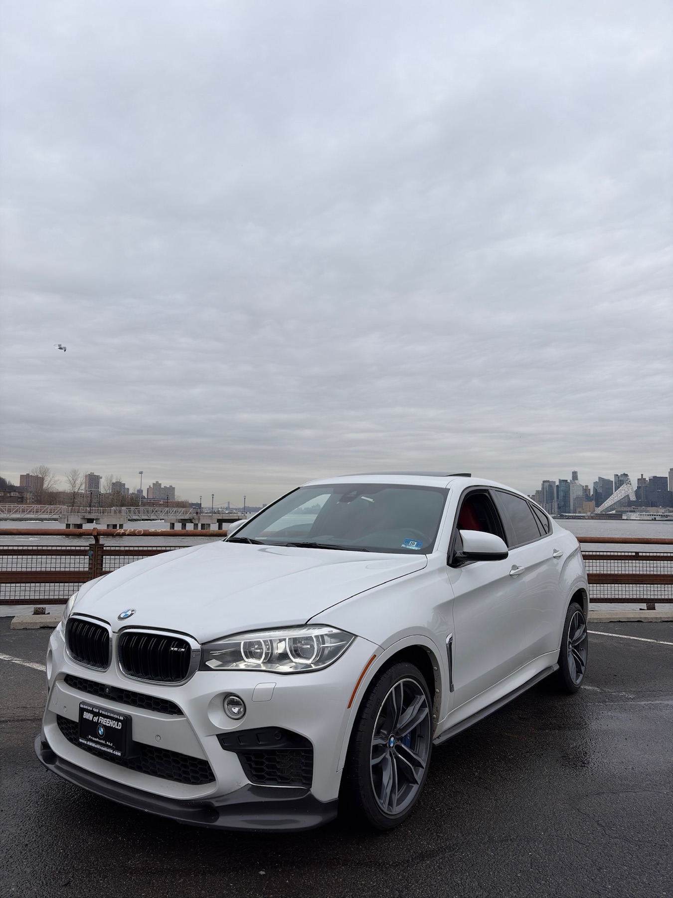 BMW X6M rental in Miami by Suave Lifestyle Concierge photo 3