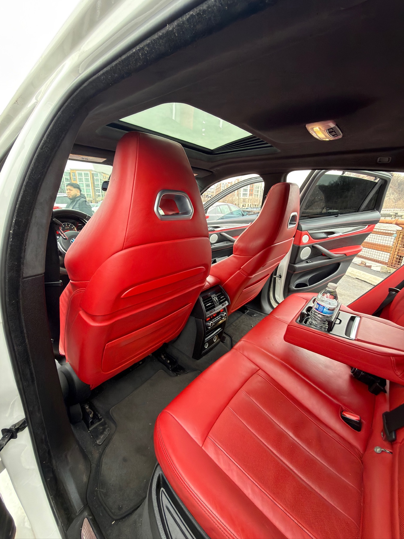 BMW X6M rental in Miami by Suave Lifestyle Concierge photo 4
