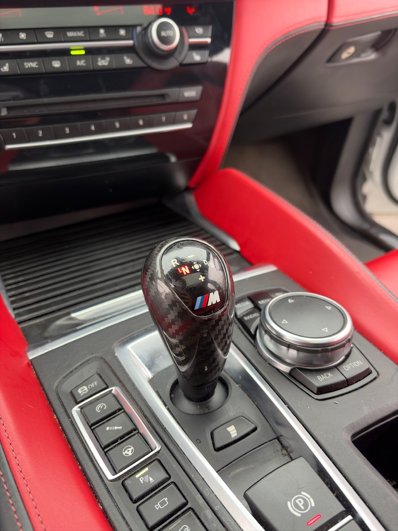 BMW X6M rental in Miami by Suave Lifestyle Concierge photo 6