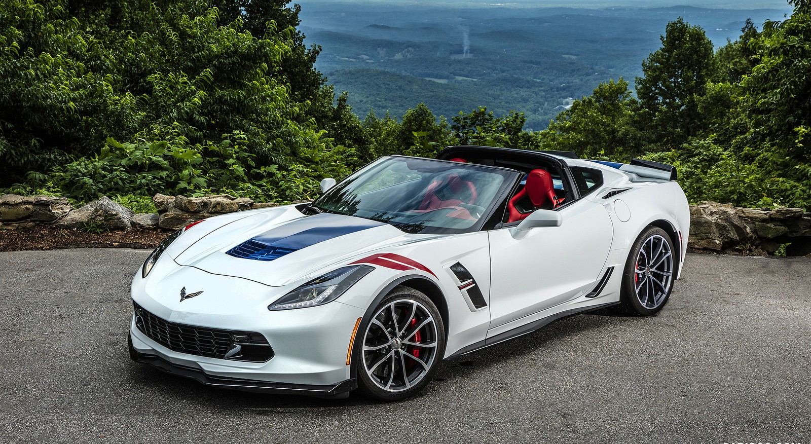 Corvette 2LT (White) rental in Miami by Suave Lifestyle Concierge