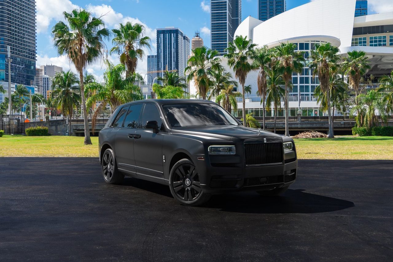 Rolls-Royce Cullinan photo 1