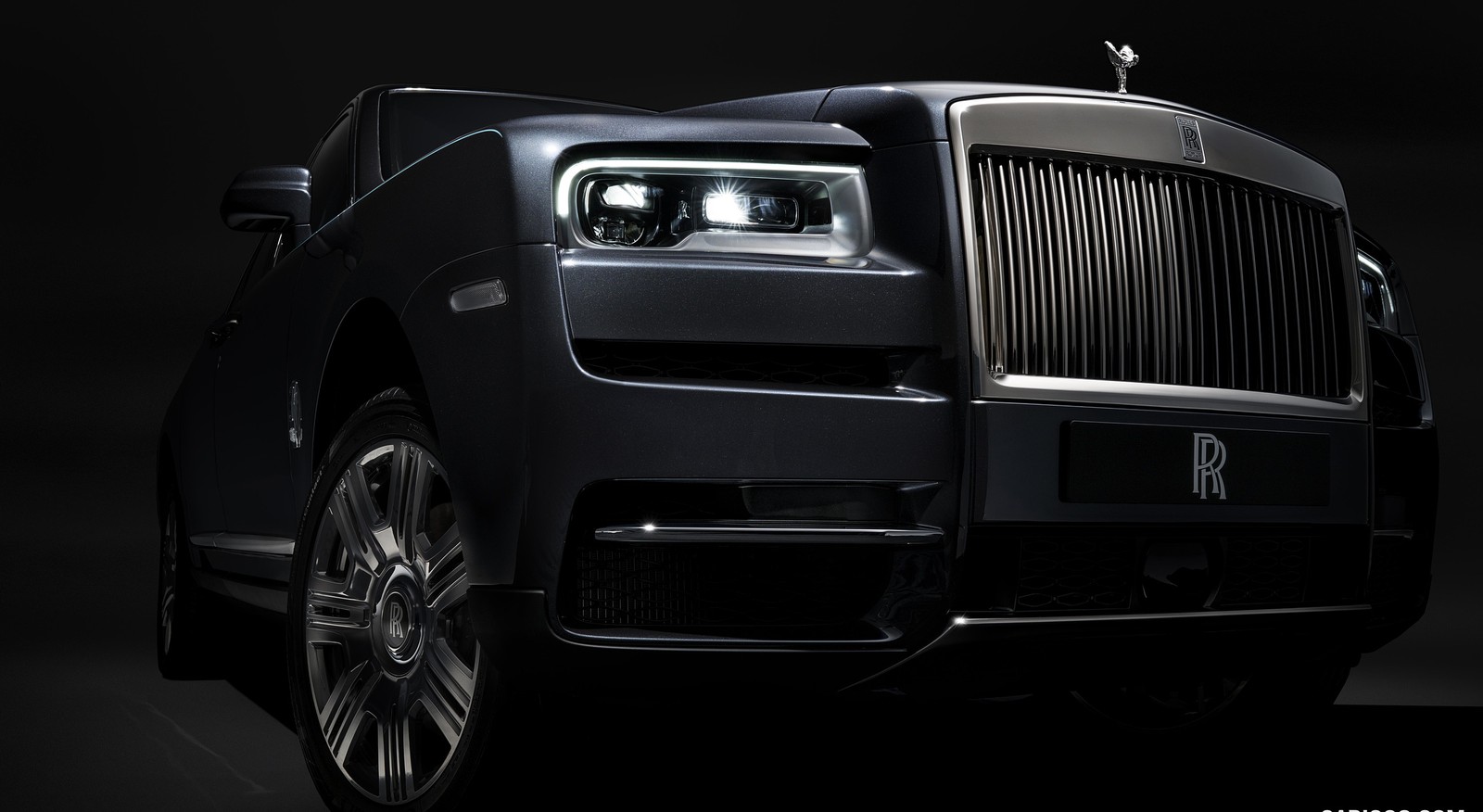 Rolls-Royce Cullinan photo 2