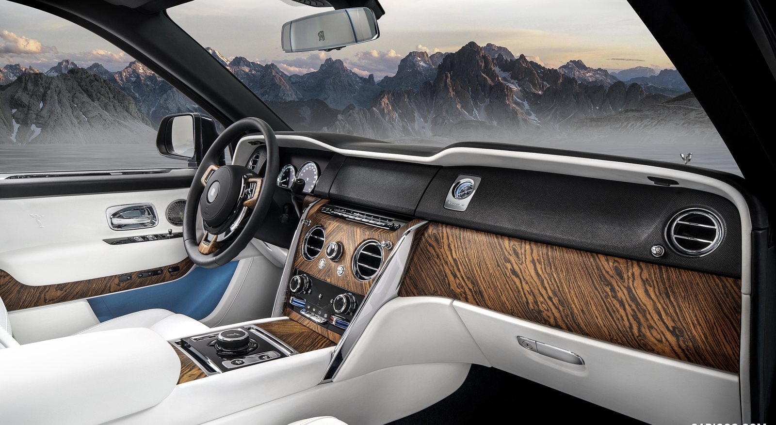 Rolls-Royce Cullinan photo 7