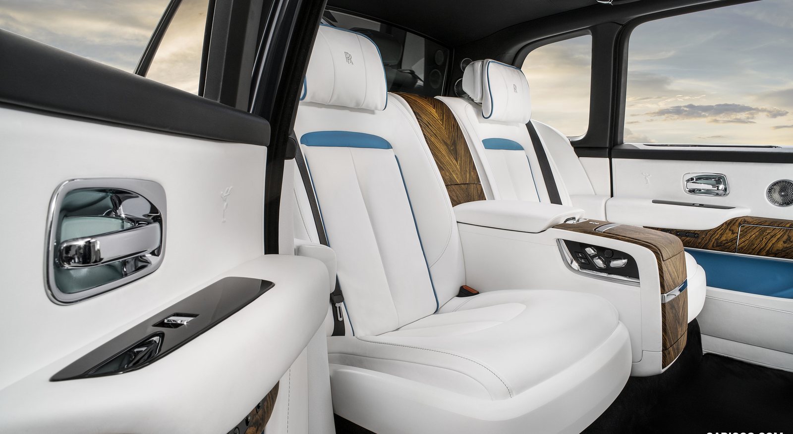 Rolls-Royce Cullinan photo 8