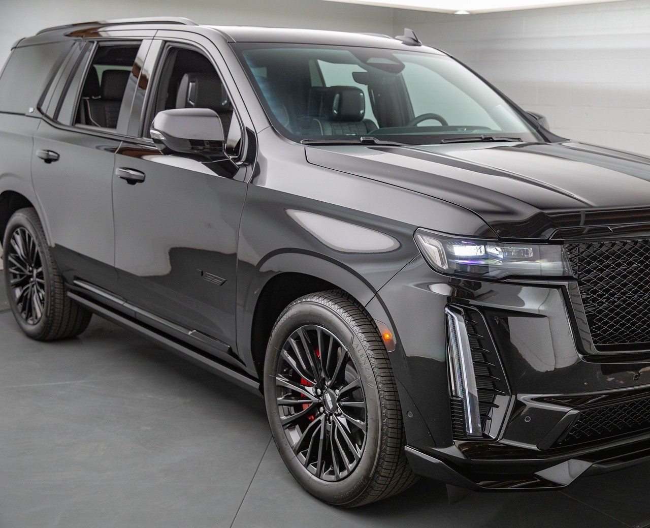 Cadillac Escalade rental in Miami by Suave Lifestyle Concierge photo 5
