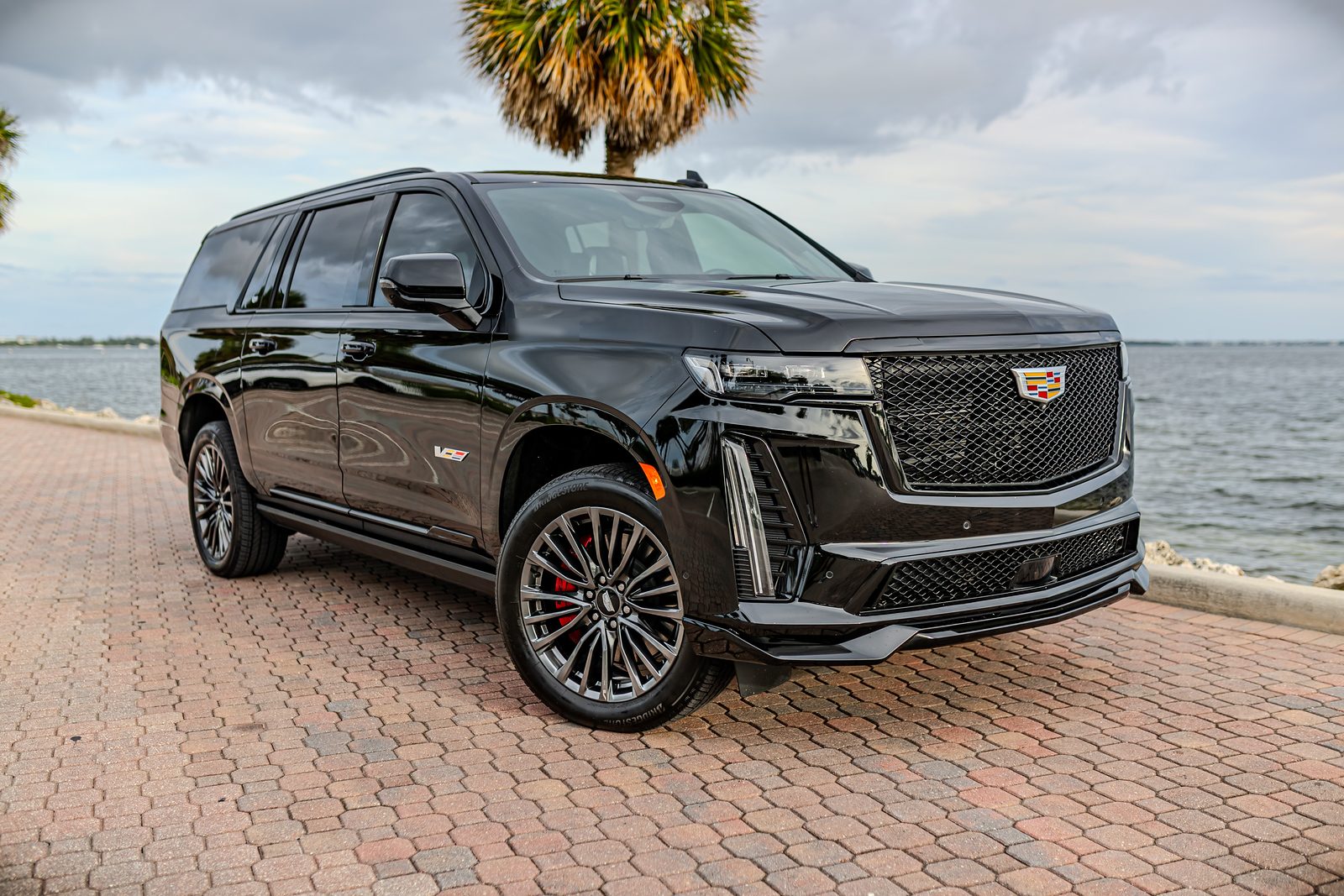Cadillac Escalade rental in Miami by Suave Lifestyle Concierge photo 6