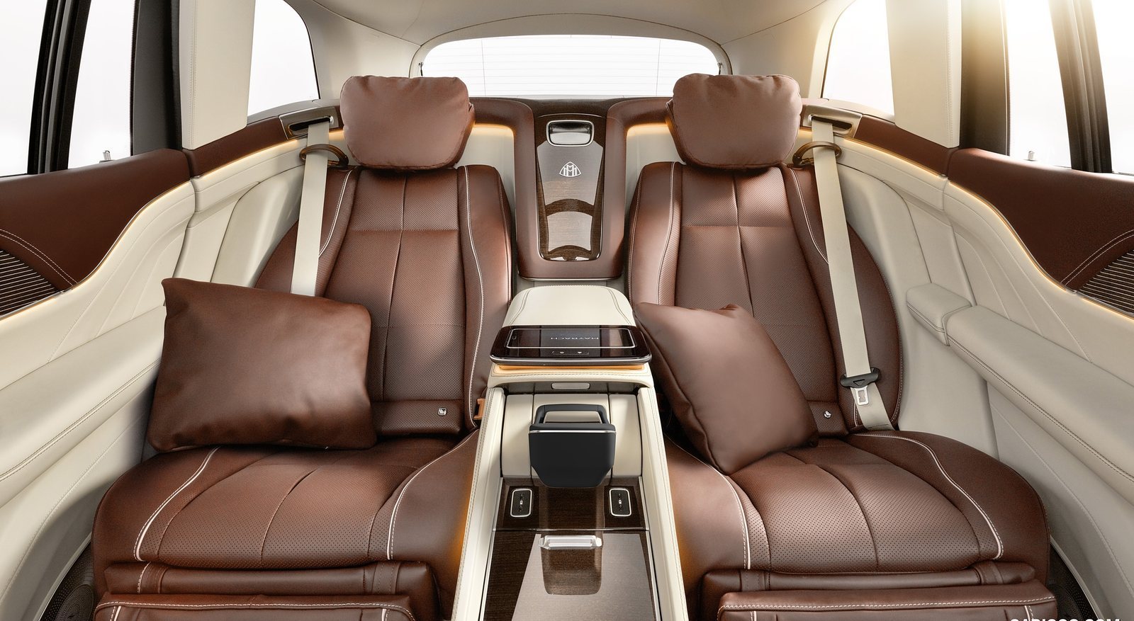 Mercedes-Maybach GLS 600 (Silver) rental in Miami by Suave Lifestyle Concierge photo 8