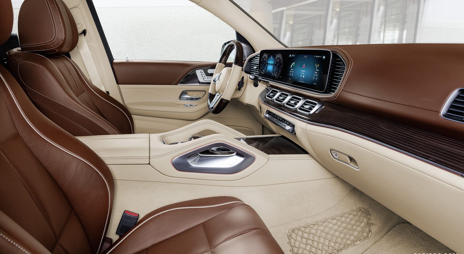Mercedes-Maybach GLS 600 (White) rental in Miami by Suave Lifestyle Concierge photo 6