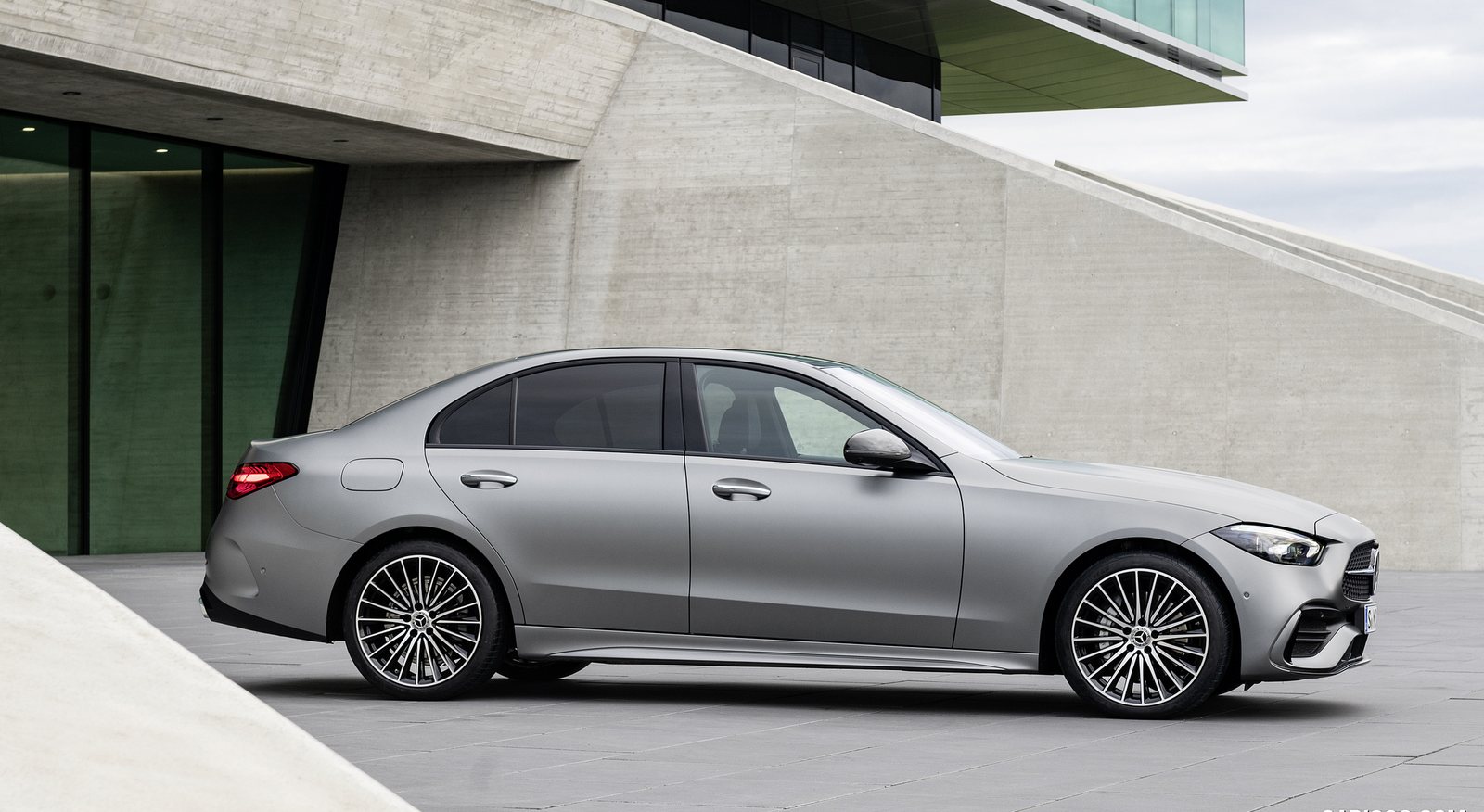 Mercedes C300 rental in Miami by Suave Lifestyle Concierge photo 5