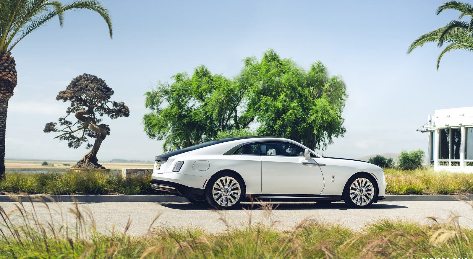 Rolls-Royce Spectre rental in Miami by Suave Lifestyle Concierge photo 2