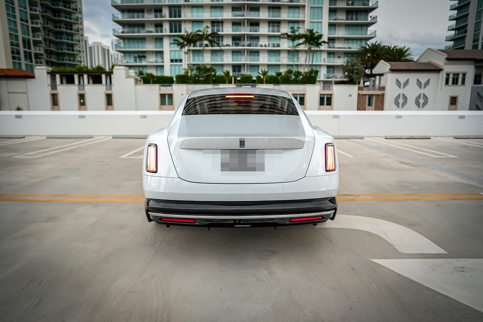 Rolls-Royce Spectre rental in Miami by Suave Lifestyle Concierge photo 6