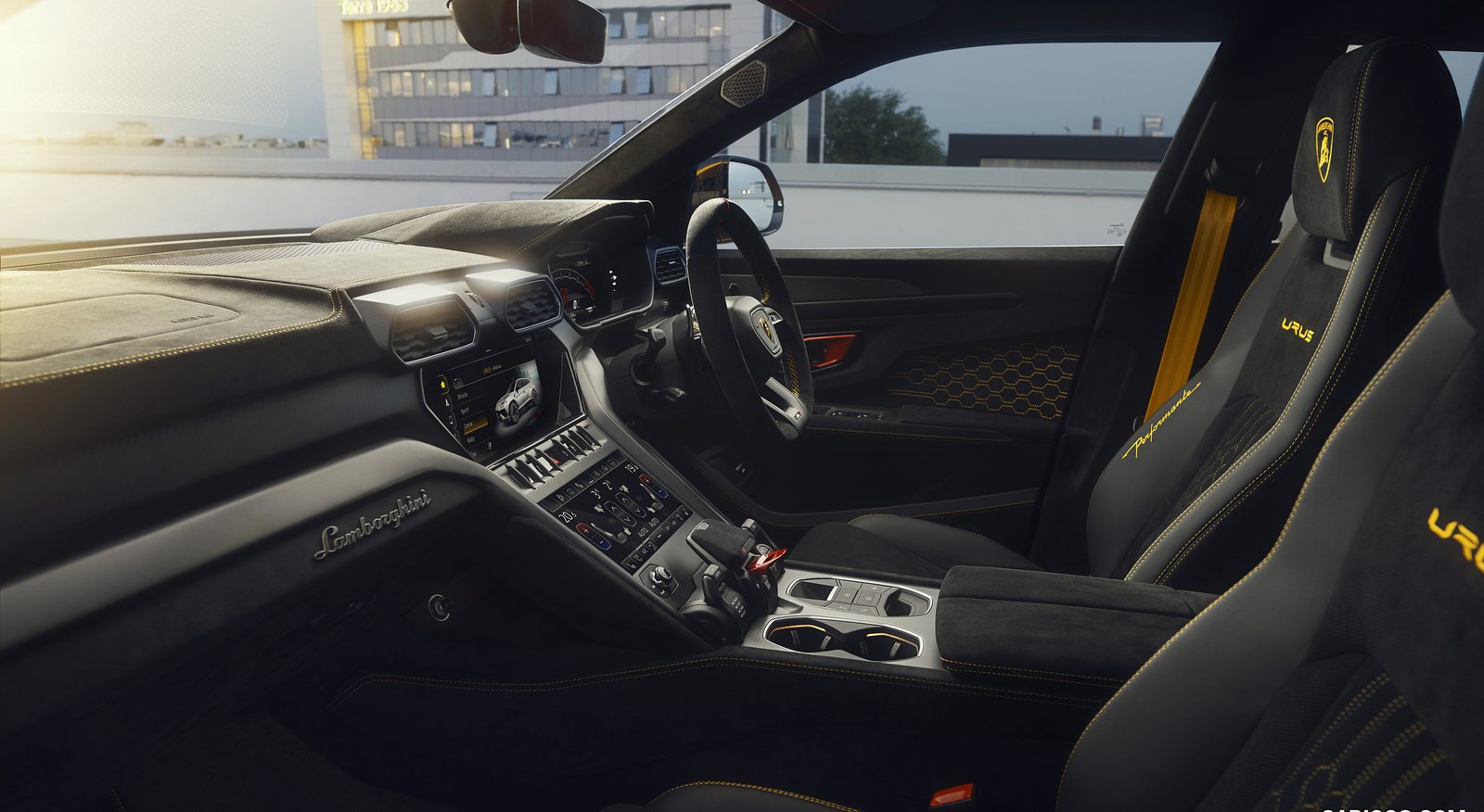 Lamborghini Urus photo 7