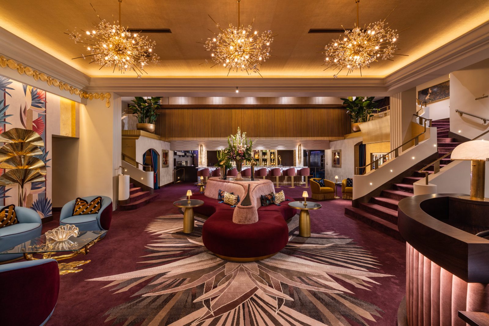 Queen Miami Beach dining room